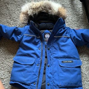 Authentic Canada goose jacket size 6/7 condition fair
